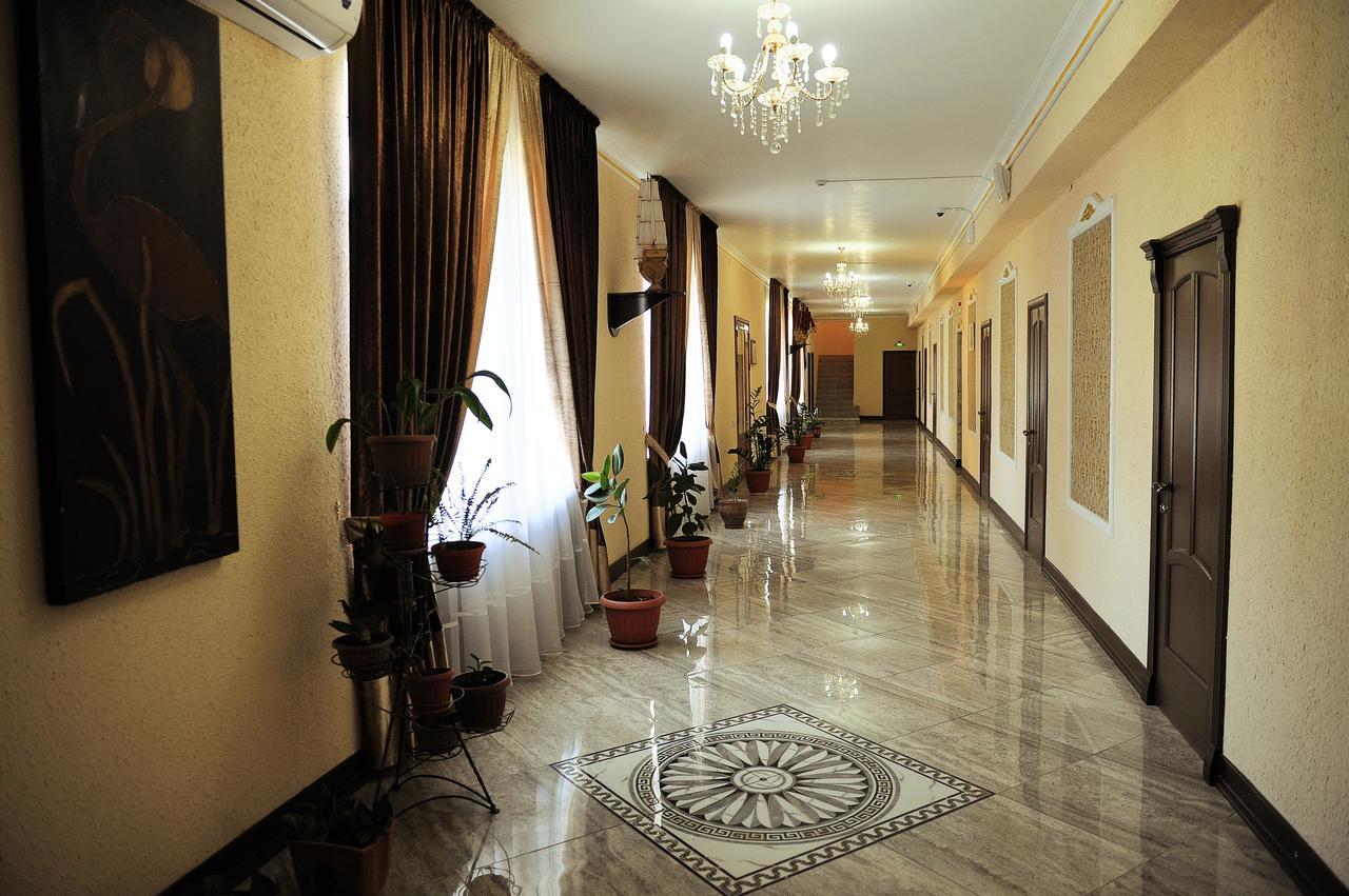 Hotel "Aishadeluxe" Тараз Экстерьер фото