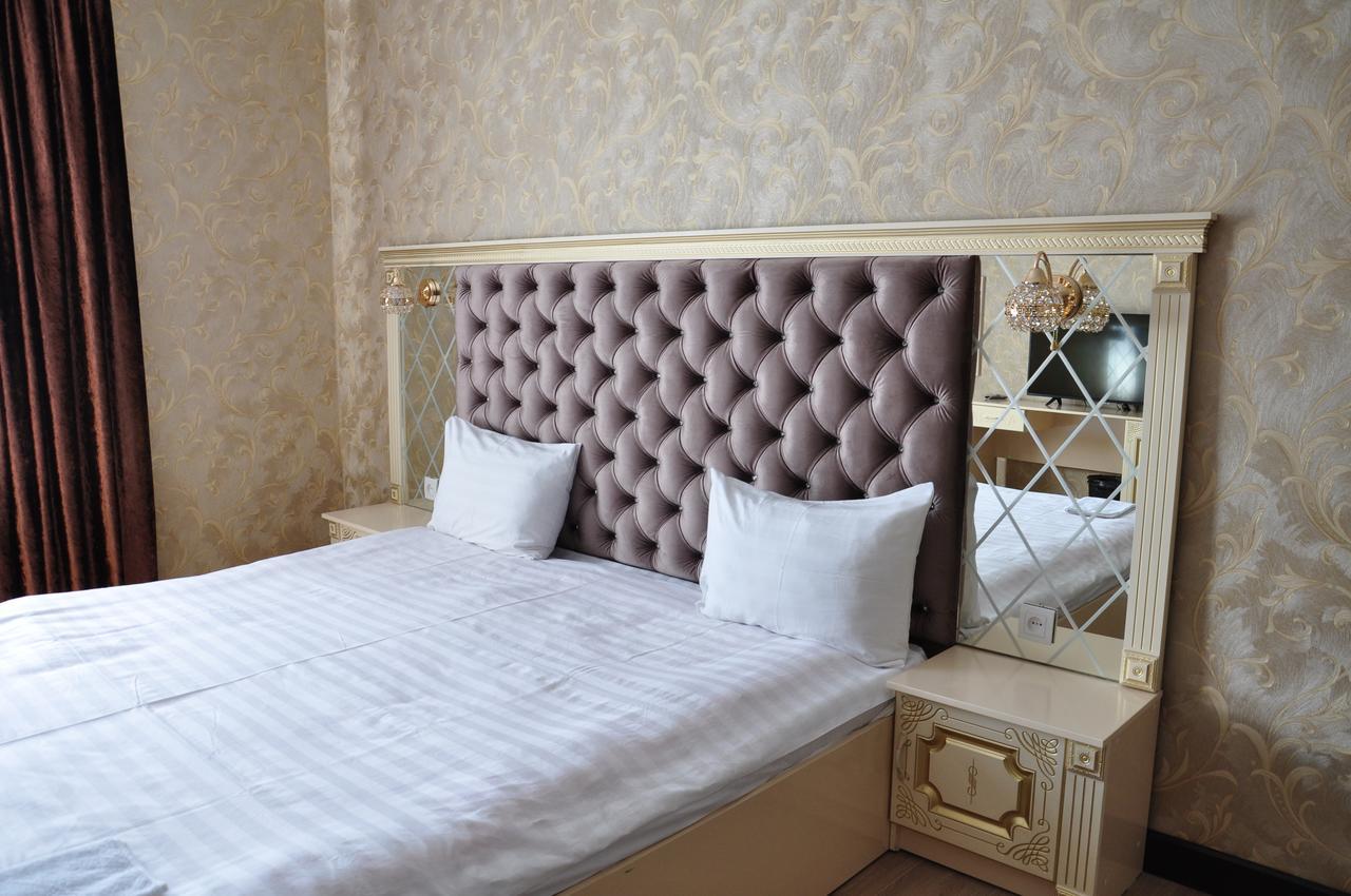 Hotel "Aishadeluxe" Тараз Экстерьер фото