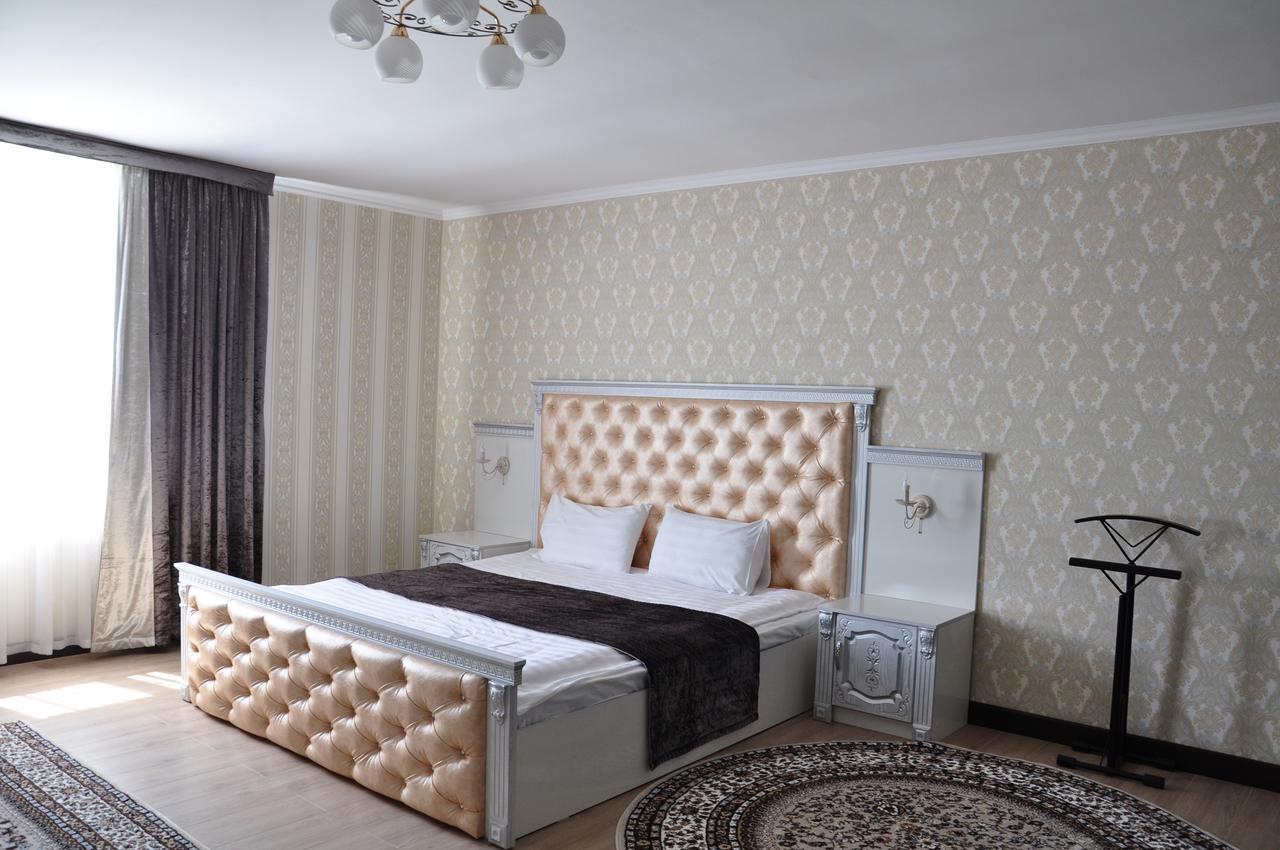 Hotel "Aishadeluxe" Тараз Экстерьер фото