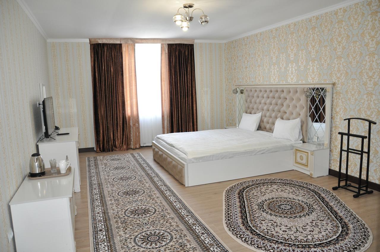 Hotel "Aishadeluxe" Тараз Экстерьер фото