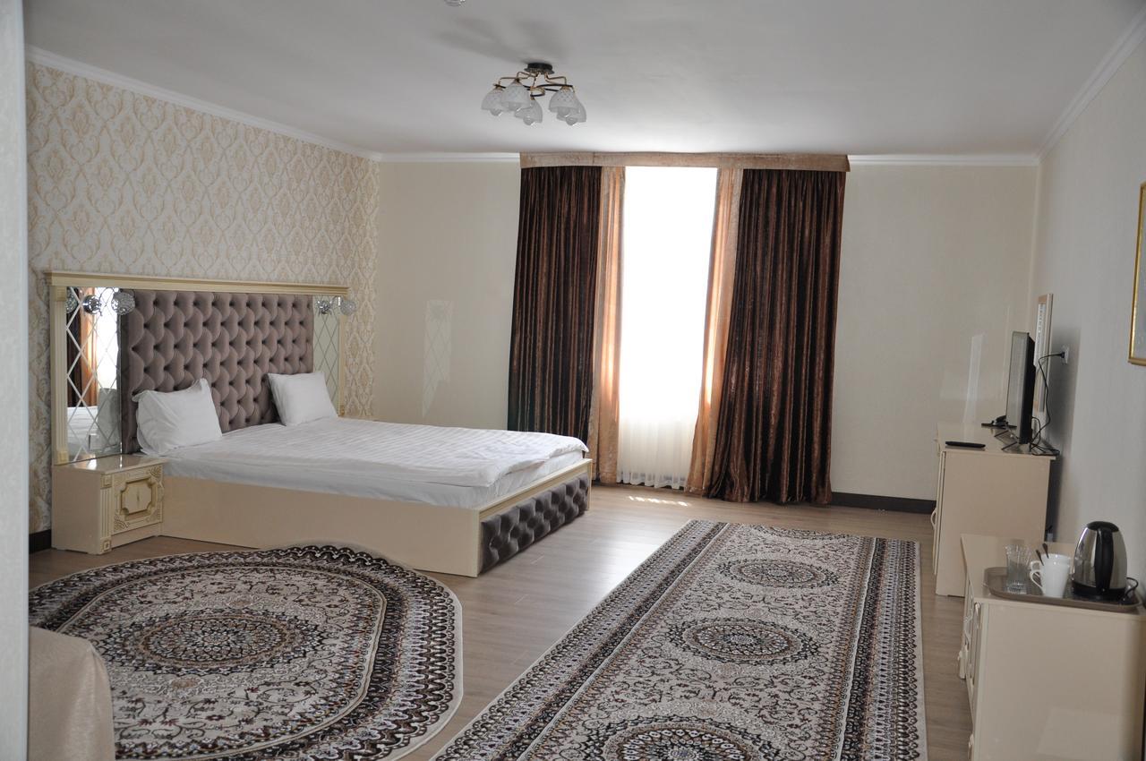 Hotel "Aishadeluxe" Тараз Экстерьер фото