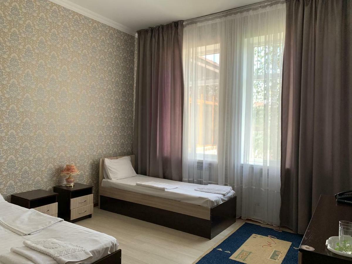 Hotel "Aishadeluxe" Тараз Экстерьер фото